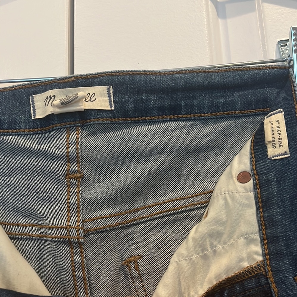 Madewell 9” Skinny Crop in size 32 - Picture 2 of 3